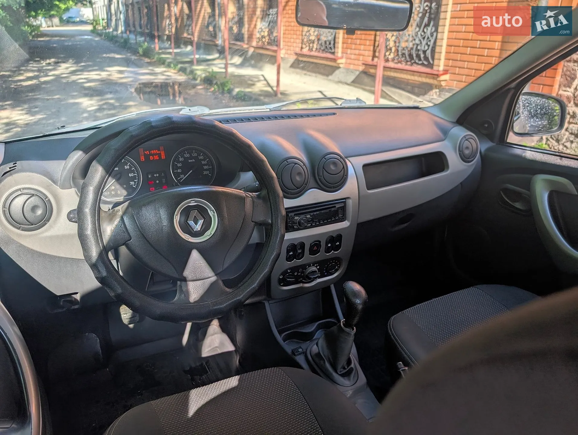 2011 Renault Logan - мініатюра 9