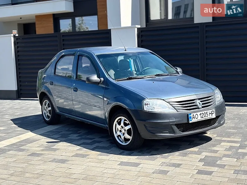Renault Logan 2011