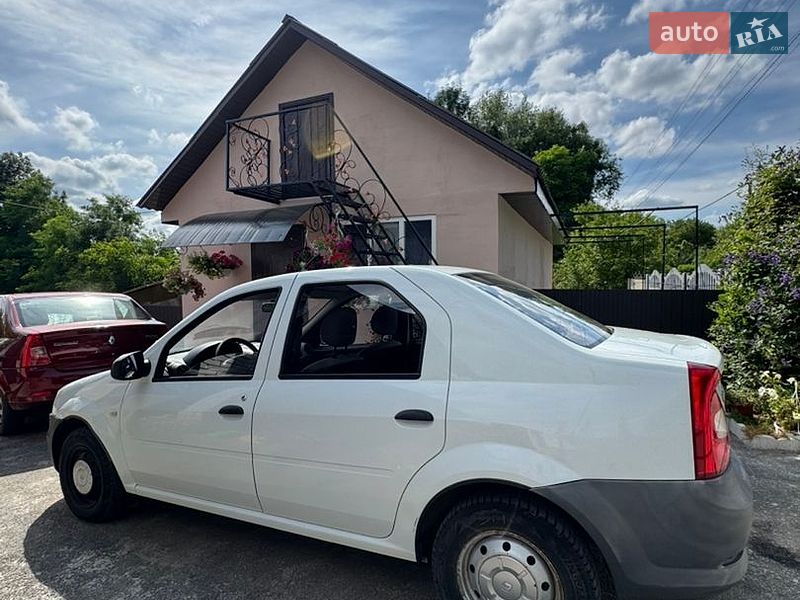 Седан Renault Logan 2011 в Монастирищеві