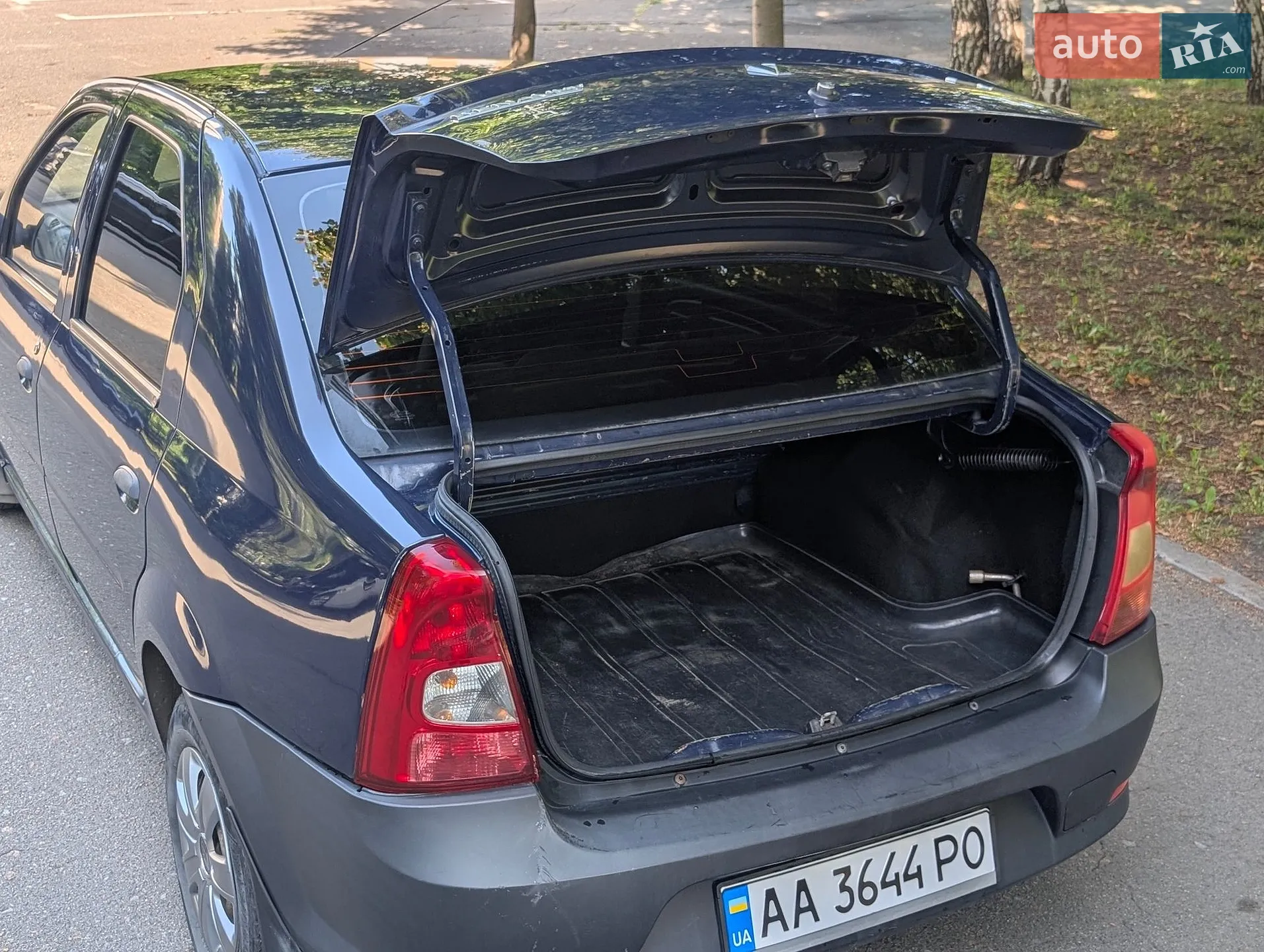 2010 Renault Logan - мініатюра 12