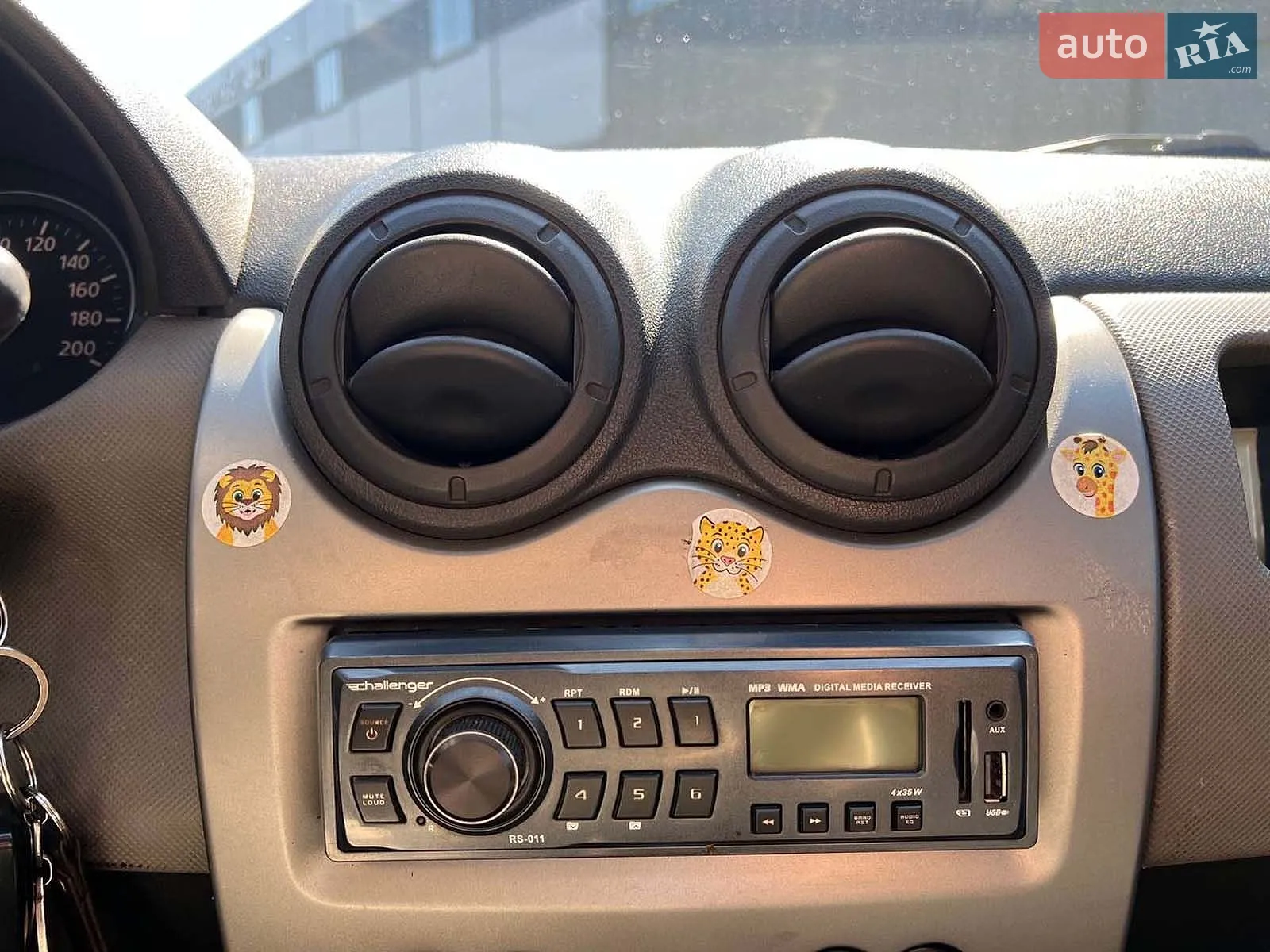 2010 Renault Logan - мініатюра 26
