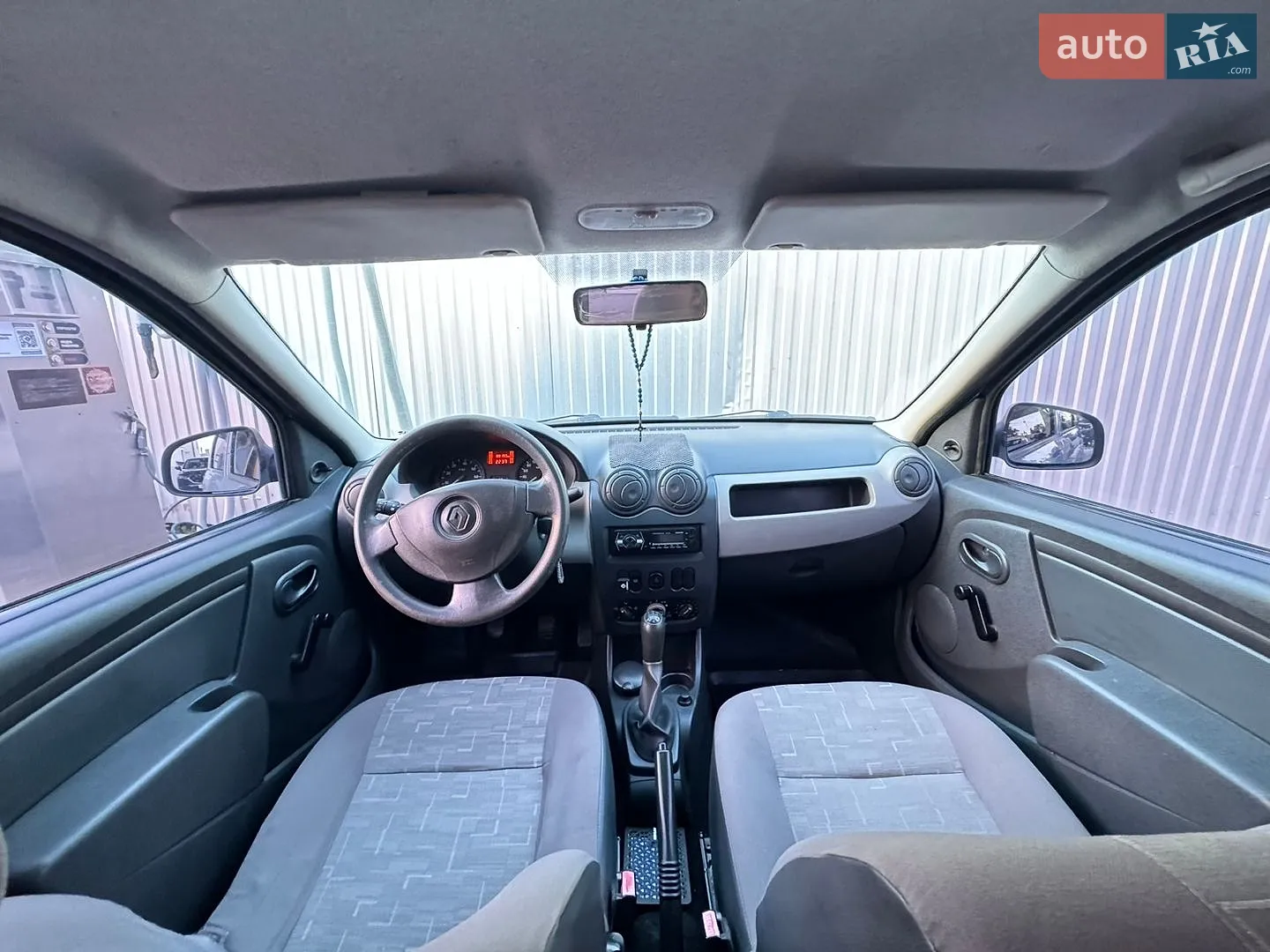 2011 Renault Logan - мініатюра 10