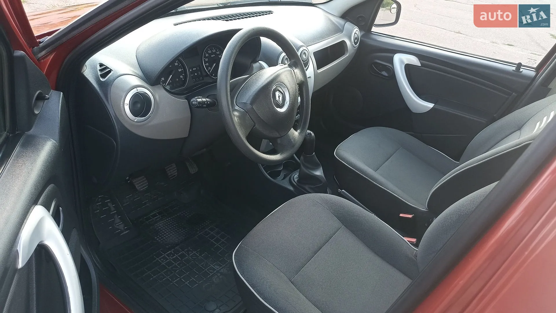 2012 Renault Logan - мініатюра 9