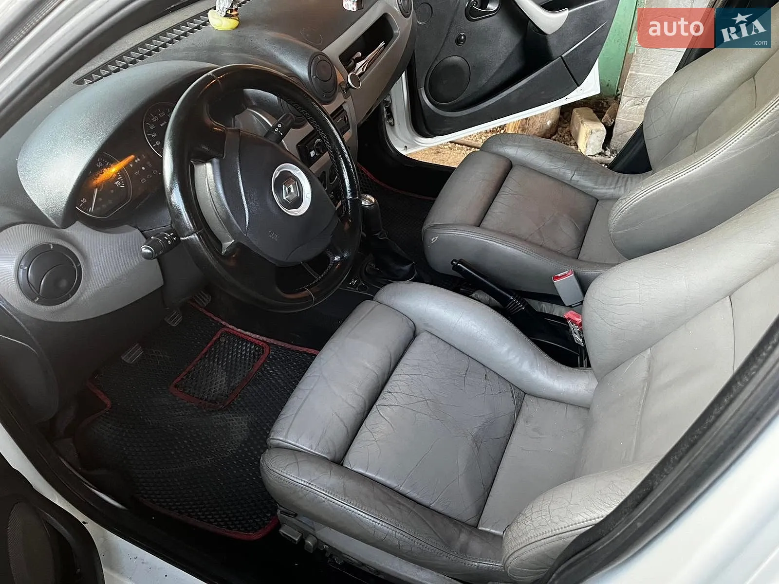 2010 Renault Logan - мініатюра 9