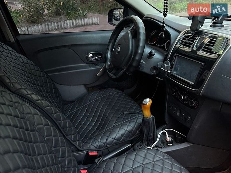 Седан Renault Logan 2013 в Києві