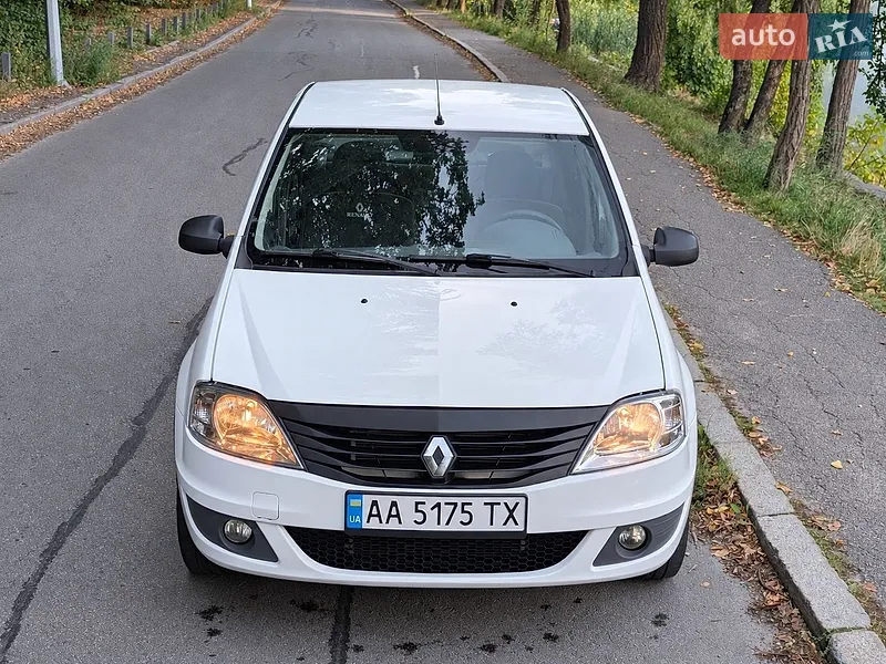 Renault Logan 2011