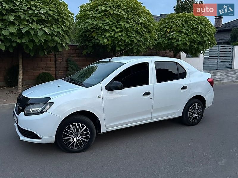 Седан Renault Logan 2014 в Ровно