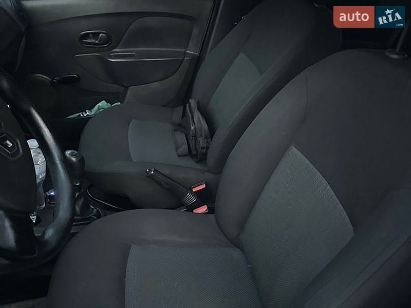 Седан Renault Logan 2014 в Ровно