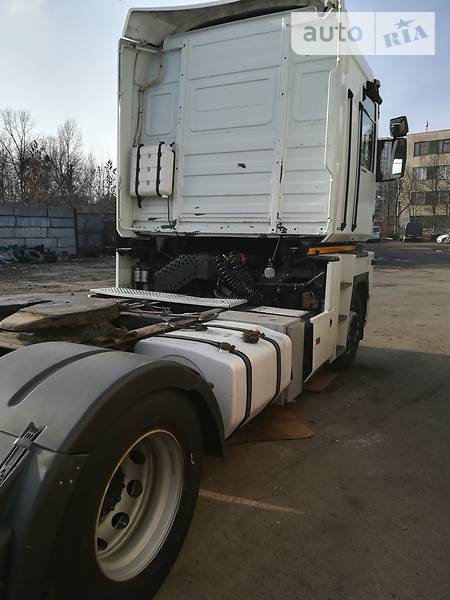 Тягач Renault Magnum 2002 в Києві