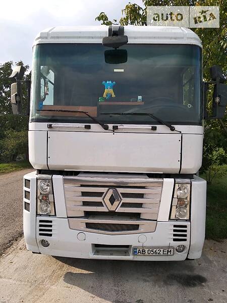 Renault Magnum