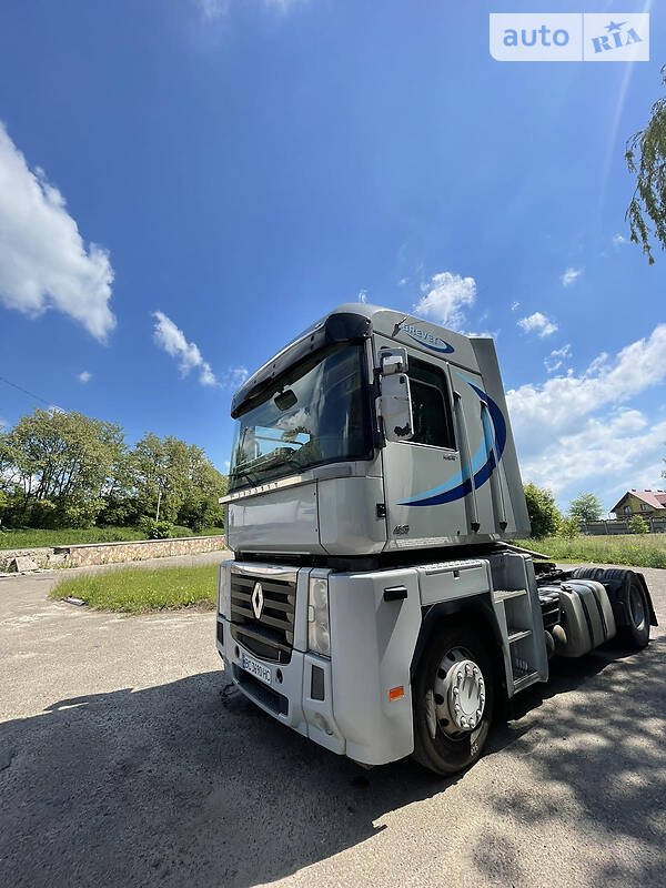 Тягач Renault Magnum 2011 в Мостиске