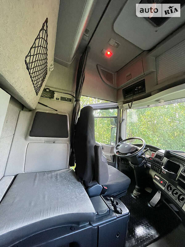 Тягач Renault Magnum 2011 в Мостиске