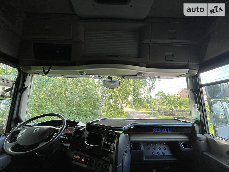 Тягач Renault Magnum 2011 в Мостиске