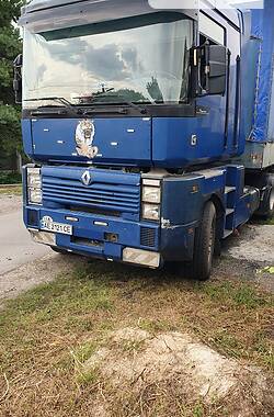 Тягач Renault Magnum 2000 в 