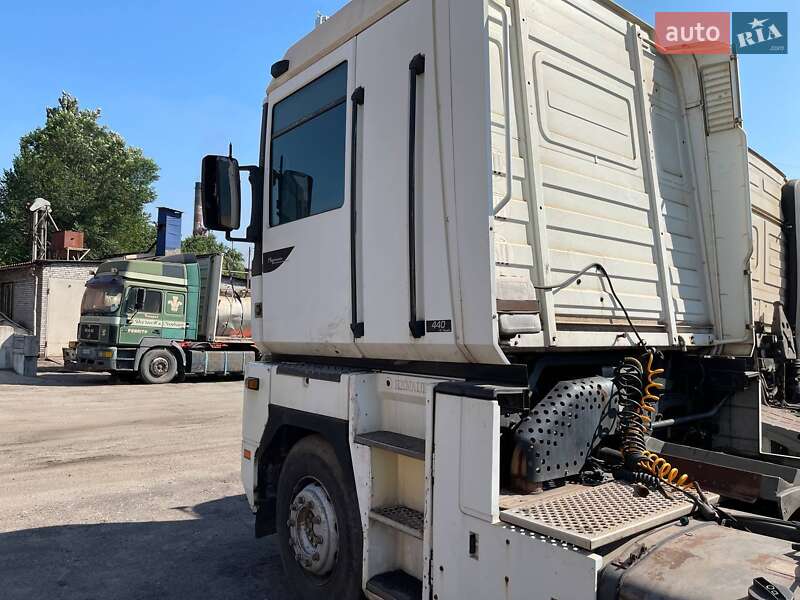Тягач Renault Magnum 2001 в Запоріжжі