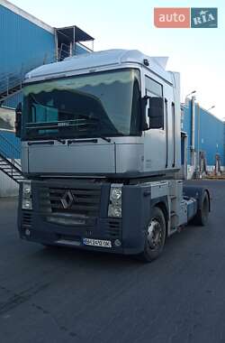 Тягач Renault Magnum 2002 в 