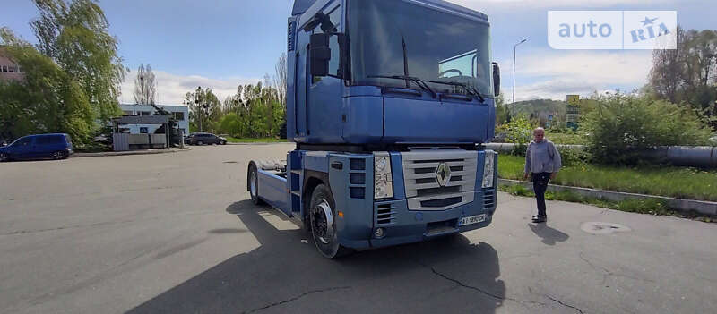 Тягач Renault Magnum 2006 в Обухове