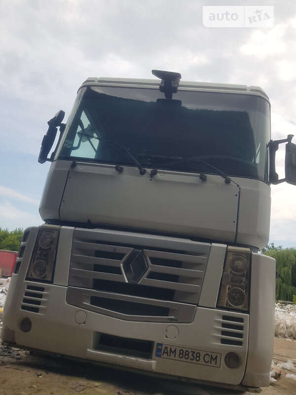 Тягач Renault Magnum 2008 в Коростені