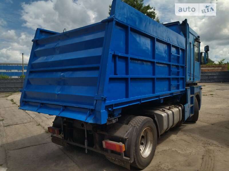 Самоскид Renault Magnum 2001 в Ромнах