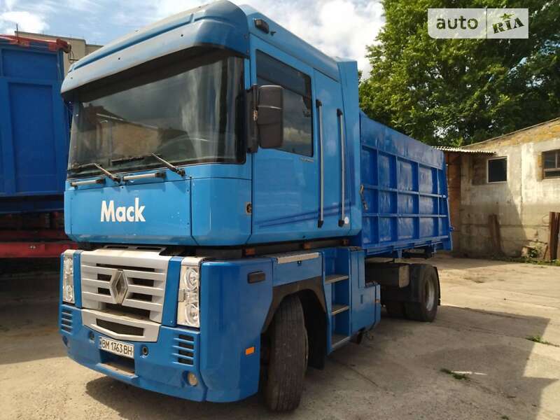 Самоскид Renault Magnum 2001 в Ромнах