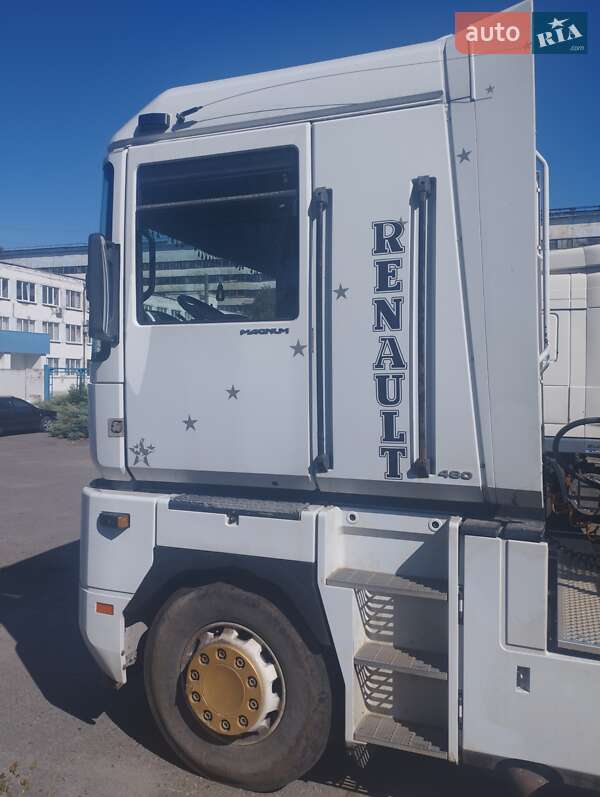 Тягач Renault Magnum 2004 в Лубнах