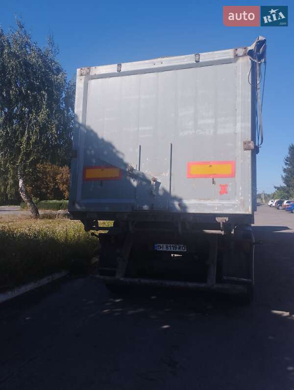 Тягач Renault Magnum 2004 в Лубнах