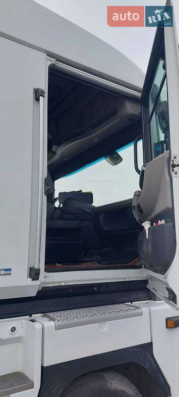 Тягач Renault Magnum 2012 в Ужгороде