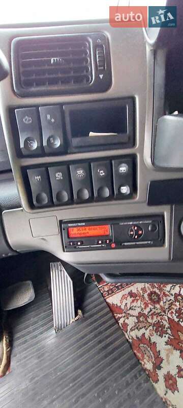 Тягач Renault Magnum 2012 в Ужгороде
