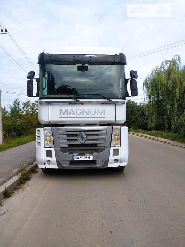 Тягач Renault Magnum 2012 в 