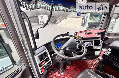 Тягач Renault Magnum 2005 в 