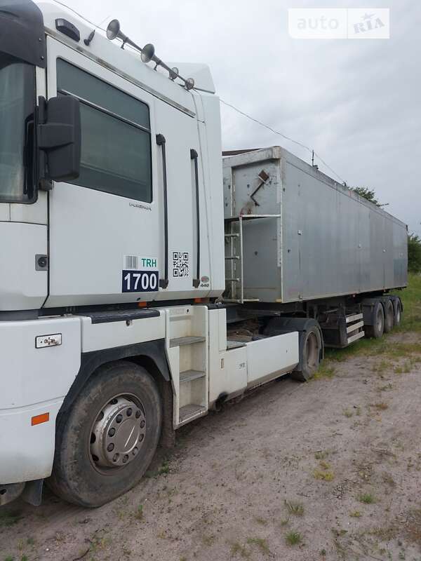 Тягач Renault Magnum 2004 в Золочеве