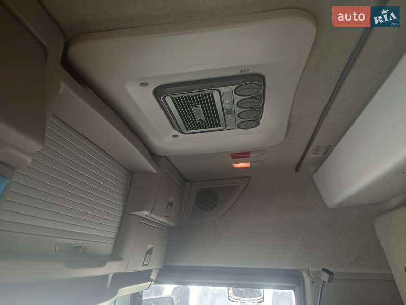 Тягач Renault Magnum 2012 в Львове