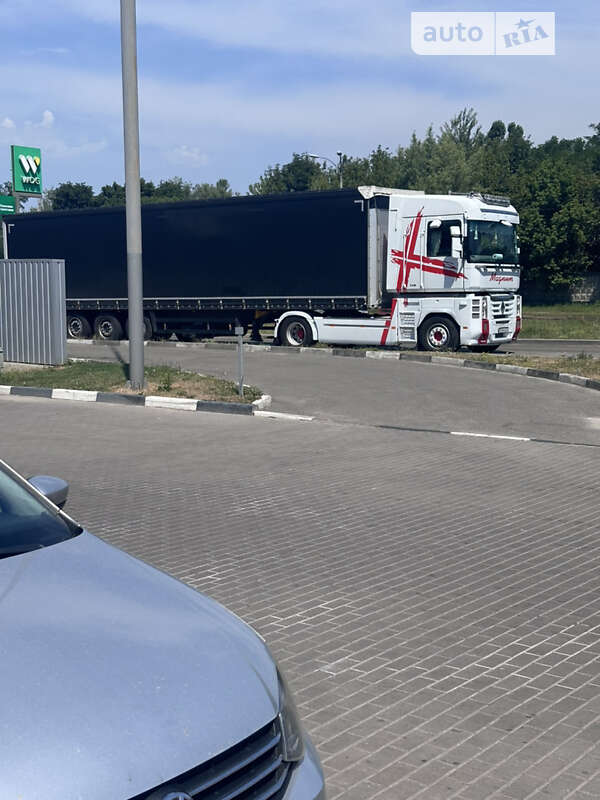 Тягач Renault Magnum 2011 в Иршаве
