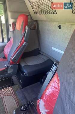 Тягач Renault Magnum 2012 в 