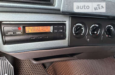 Тягач Renault Magnum 2006 в 