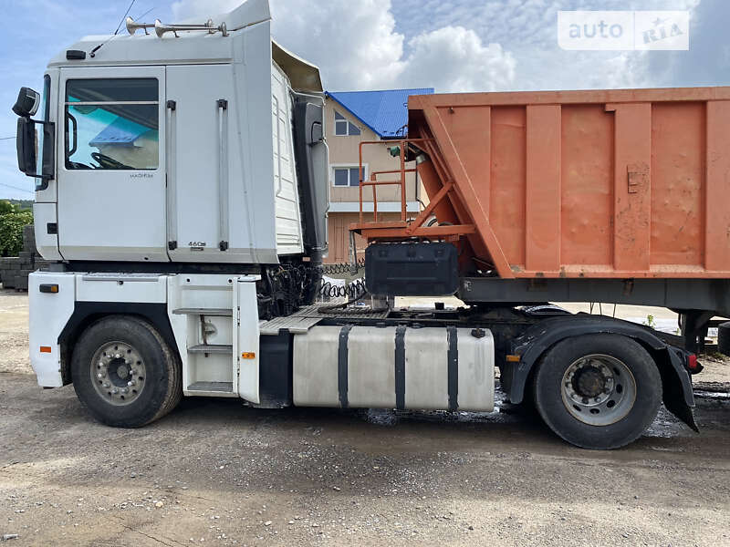 Тягач Renault Magnum 2008 в Самборі