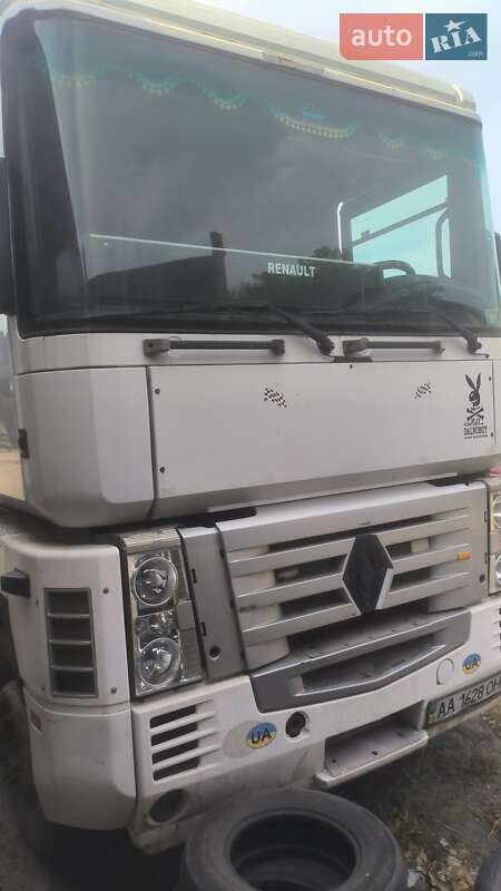 Renault Magnum 2001