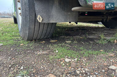 Тягач Renault Magnum 2003 в 