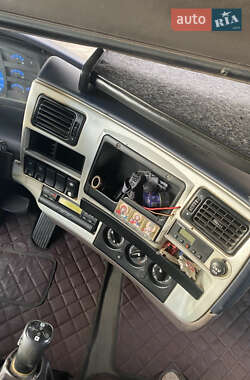 Тягач Renault Magnum 2006 в  фото 6 Тягач Renault Magnum 2006 в