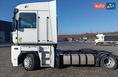 Тягач Renault Magnum 2012 в 