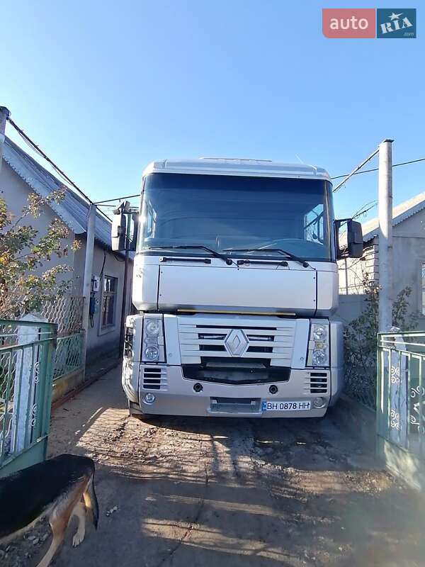 Тягач Renault Magnum 2002 в 