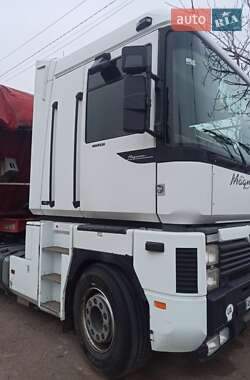 Тягач Renault Magnum 2000 в 