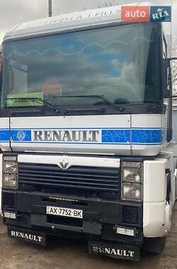 Тягач Renault Magnum 2000 в 