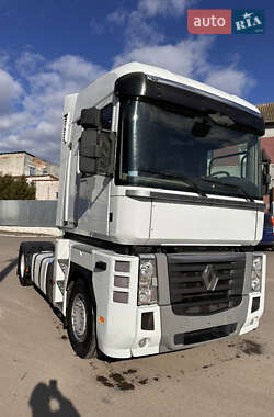 Тягач Renault Magnum 2011 в 