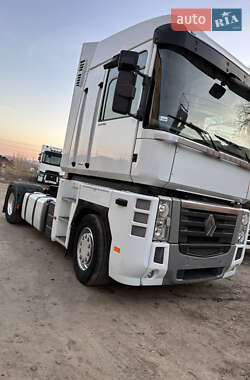 Тягач Renault Magnum 2011 в 