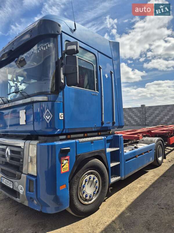 Тягач Renault Magnum 2010 в Луцке