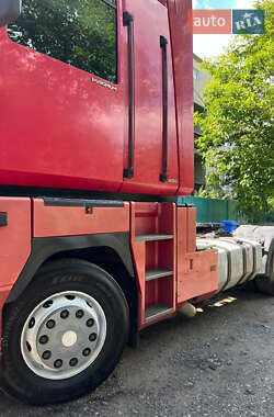 Тягач Renault Magnum 2003 в 