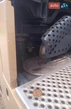 Тягач Renault Magnum 2004 в 