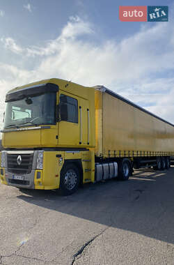 Тягач Renault Magnum 2011 в 
