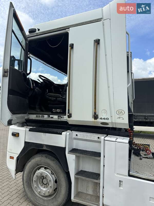 Тягач Renault Magnum 2001 в Львове